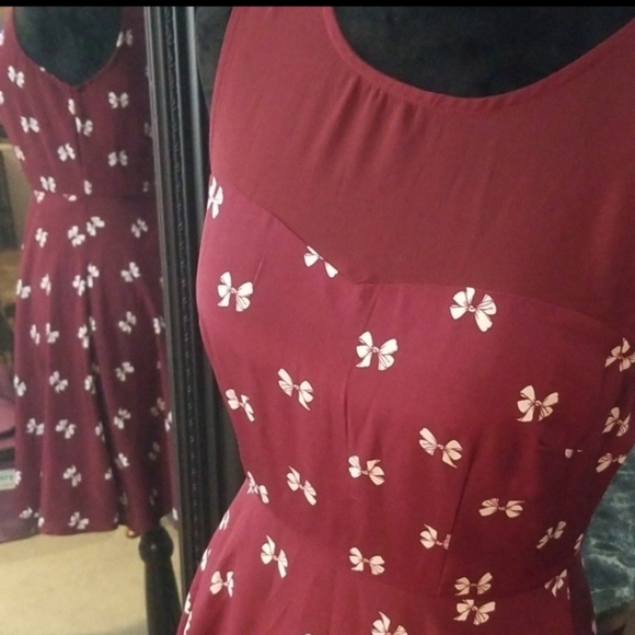 Forever 21 Maroon Bow Print Dress - Picture 3 of 6